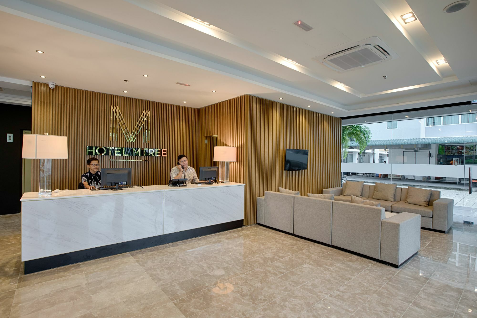 โรงแรมเอ็มทรี นิไล แอท เคแอลไอเอแอร์พอร์ต ภายนอก รูปภาพ